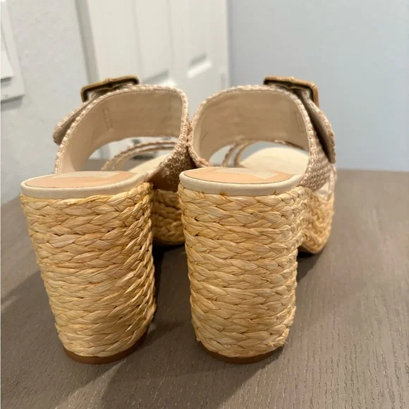 DV by Dolce Vita Beige Woven Platform Sandals - Picture 5 of 6